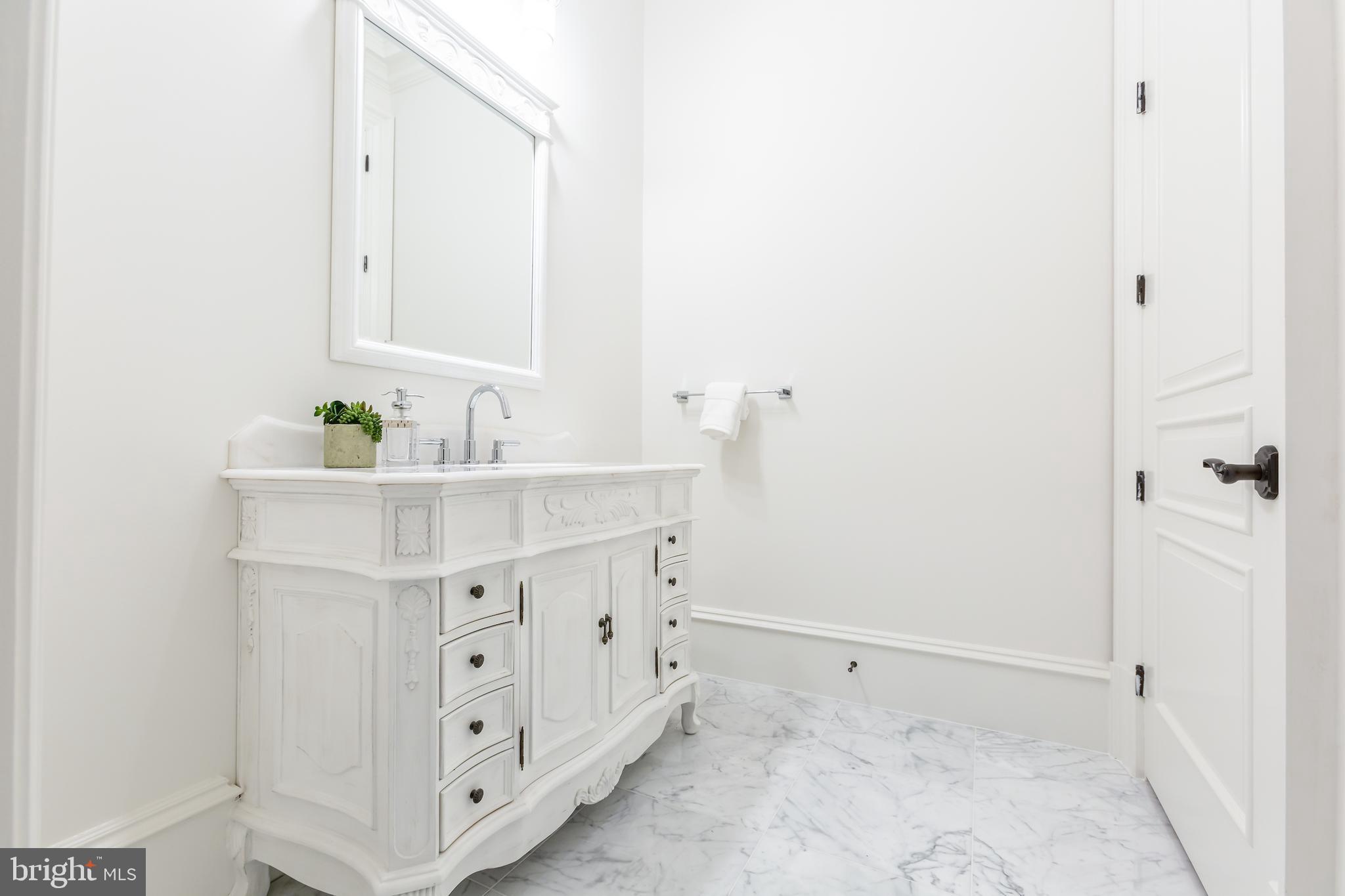 1181 Ballantrae Lane McLean, VA 22101 - Photo 40 of 85