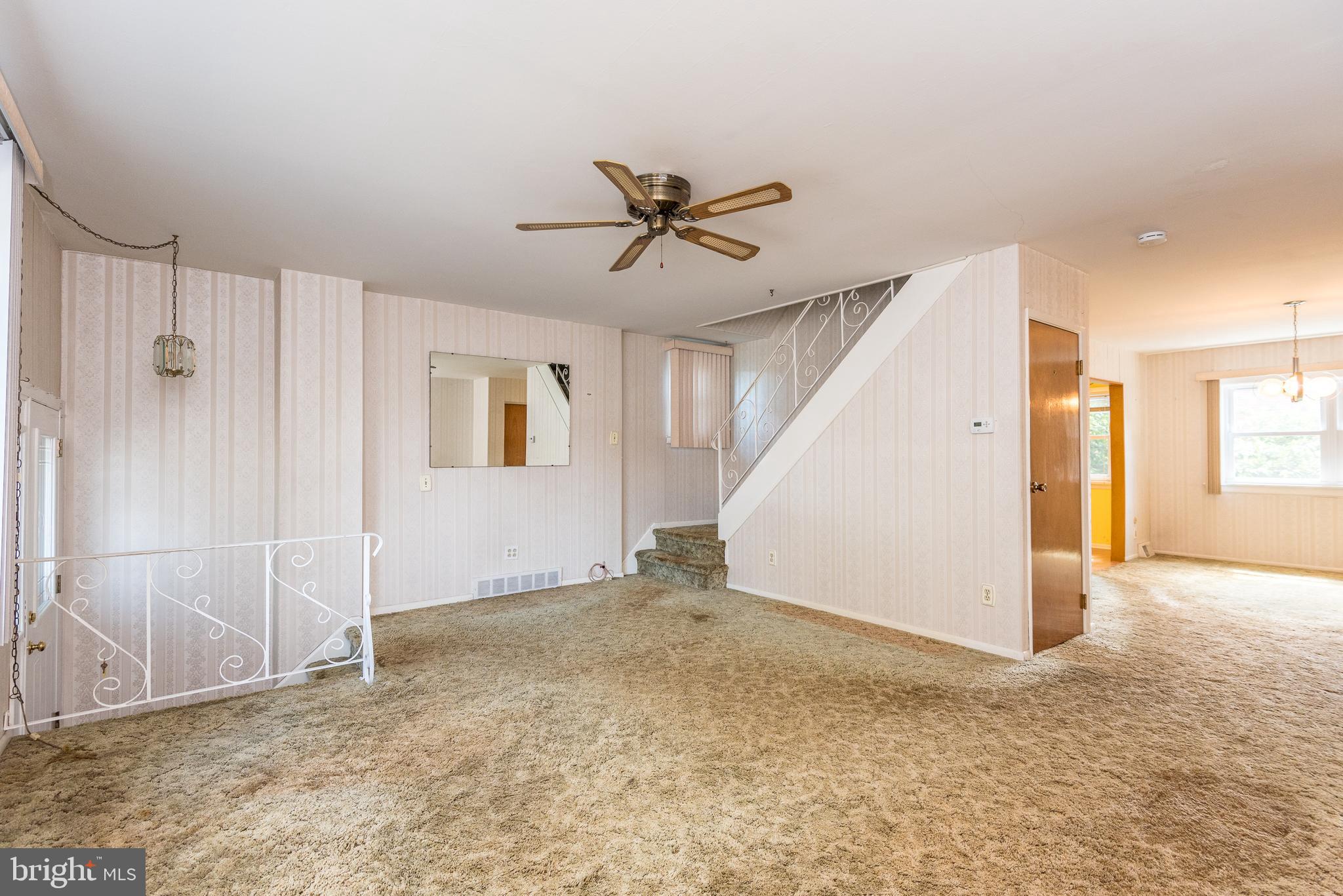 3409 Orion Road Philadelphia, PA 19154 - Photo 5 of 30 Living Room