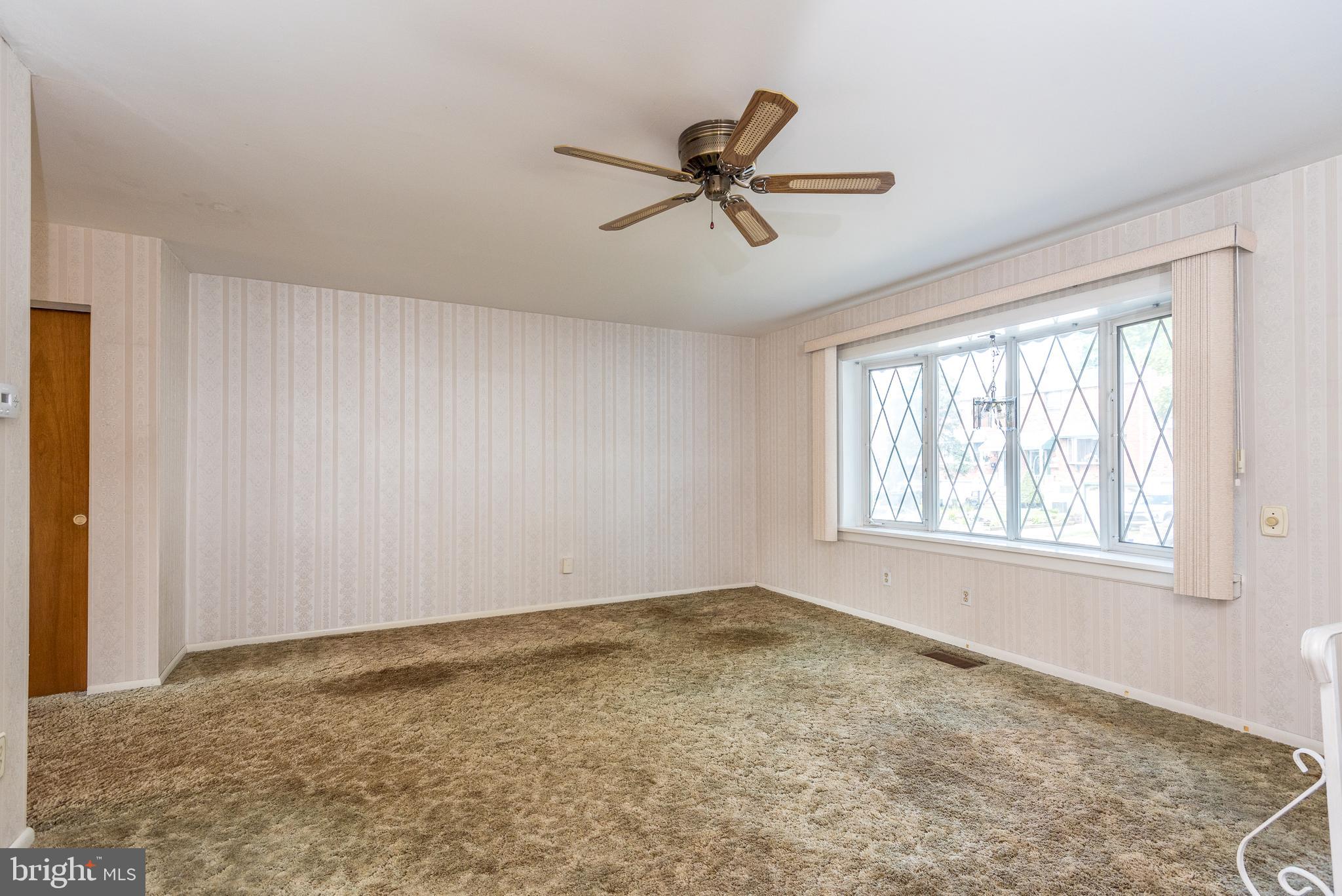 3409 Orion Road Philadelphia, PA 19154 - Photo 6 of 30 Living Room
