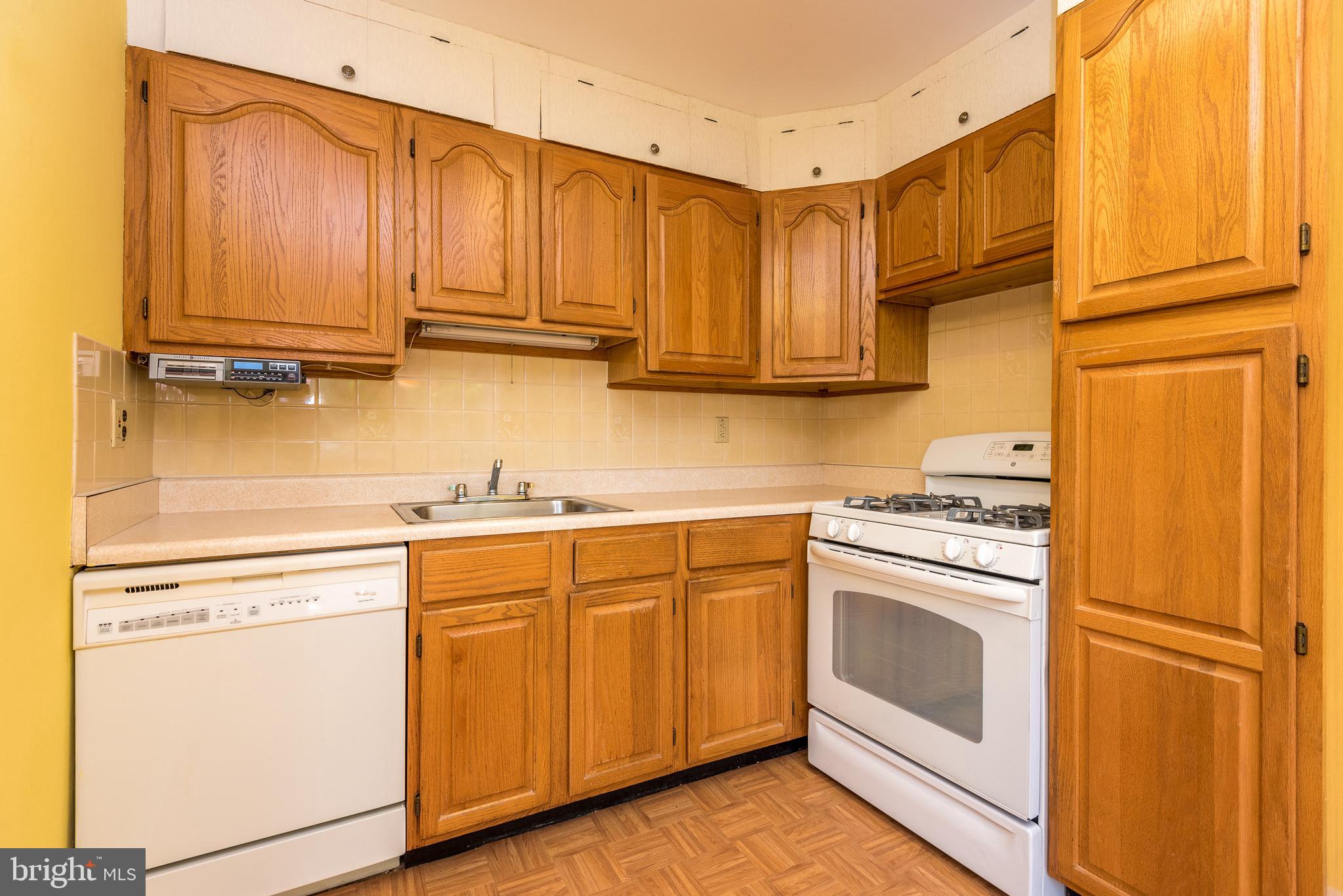 3409 Orion Road Philadelphia, PA 19154 - Photo 10 of 30 Eat-in Kitchen