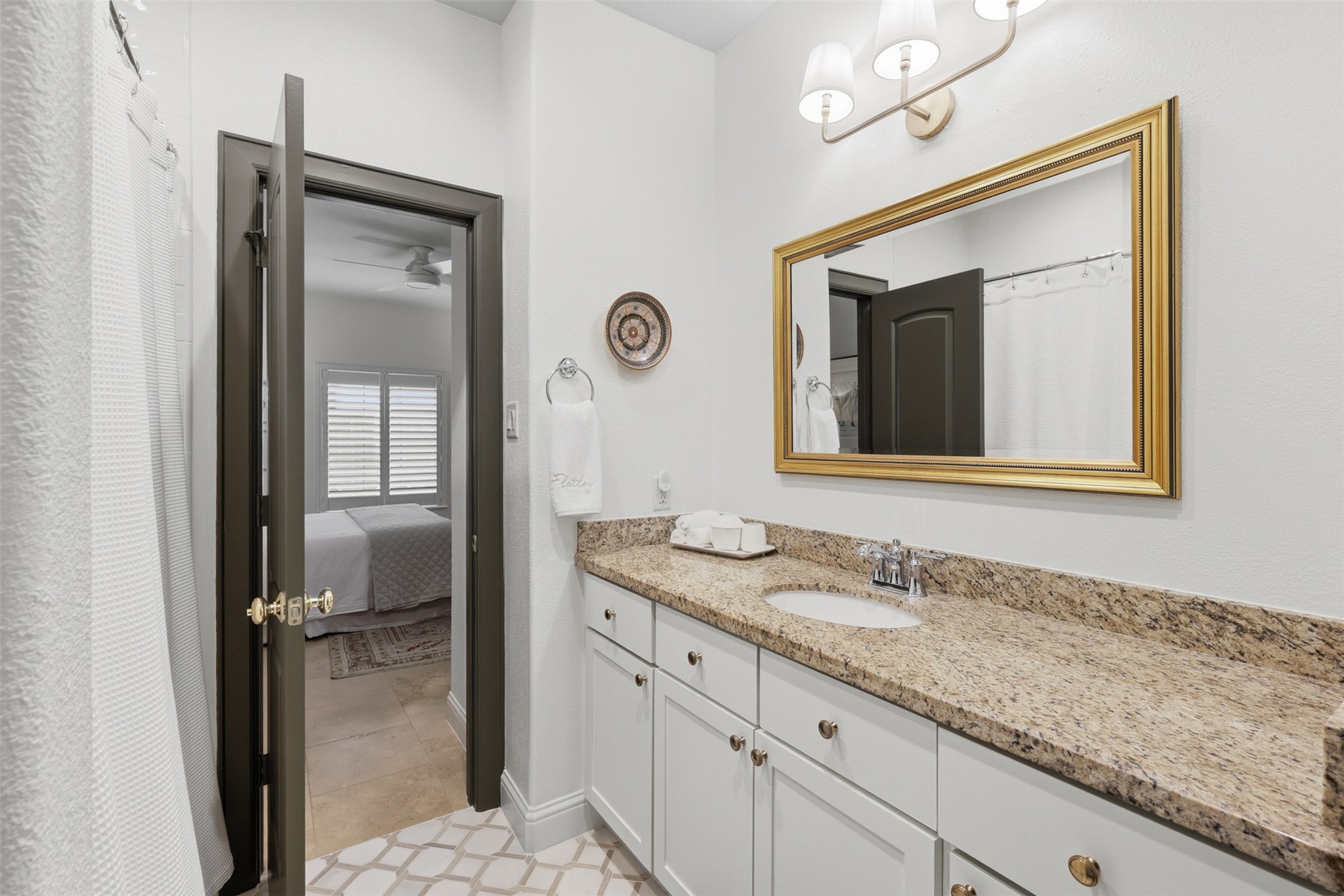 1956 Welch Street Houston, TX 77019 - Photo 16 of 29 En-suite bathroom for first floor secondary bedroom