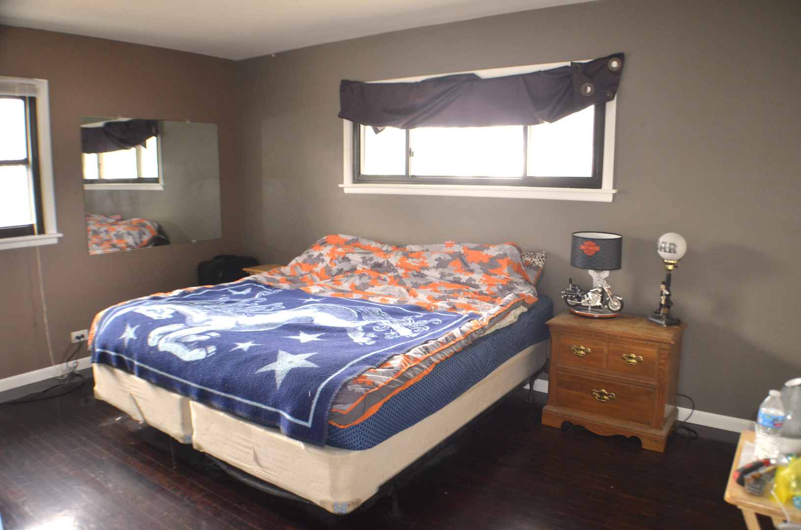 609 Lisa Road West Dundee, IL 60118 - Photo 4 of 17 a bed sitting in a bedroom next to a window