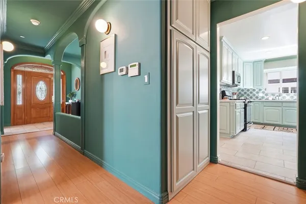 $1,749,000 | 435 Eton Drive, Burbank, CA 91504