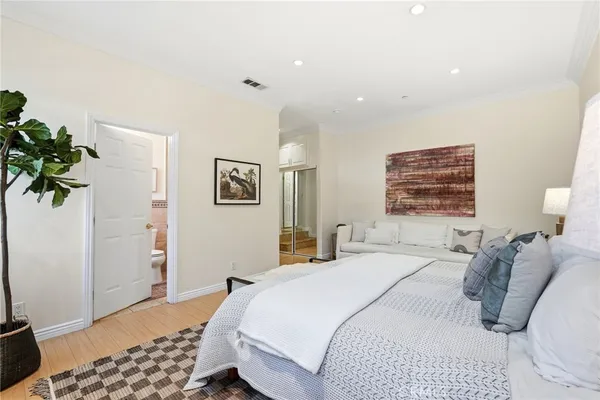 $1,749,000 | 435 Eton Drive, Burbank, CA 91504