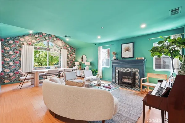 $1,749,000 | 435 Eton Drive, Burbank, CA 91504