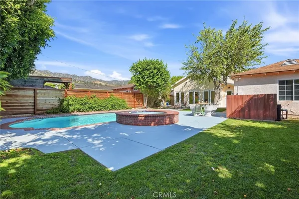 $1,749,000 | 435 Eton Drive, Burbank, CA 91504