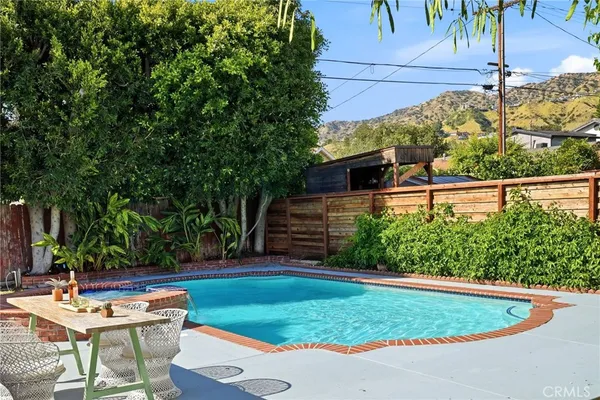 $1,749,000 | 435 Eton Drive, Burbank, CA 91504