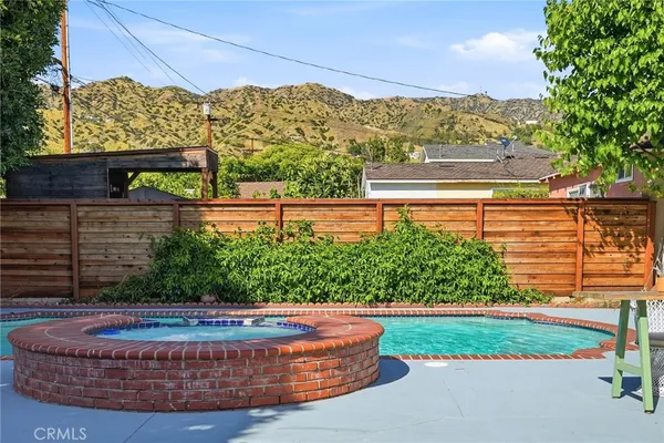 $1,749,000 | 435 Eton Drive, Burbank, CA 91504