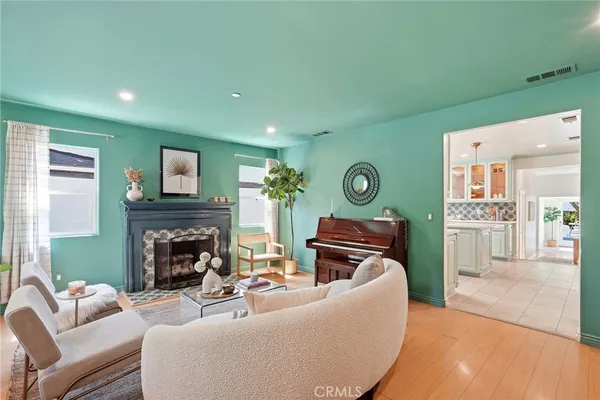 $1,749,000 | 435 Eton Drive, Burbank, CA 91504