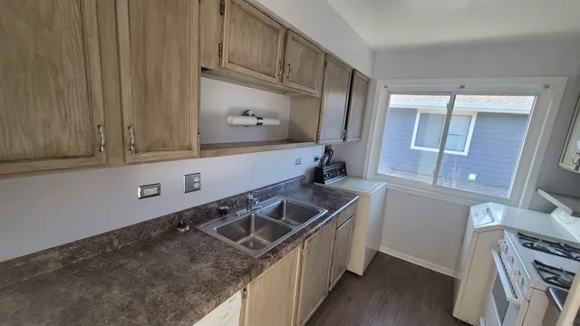 $205,000 | 6084 Fremont Drive, Unit 6084, Hanover Park, IL 60133