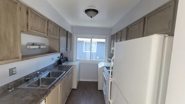 $205,000 | 6084 Fremont Drive, Unit 6084, Hanover Park, IL 60133