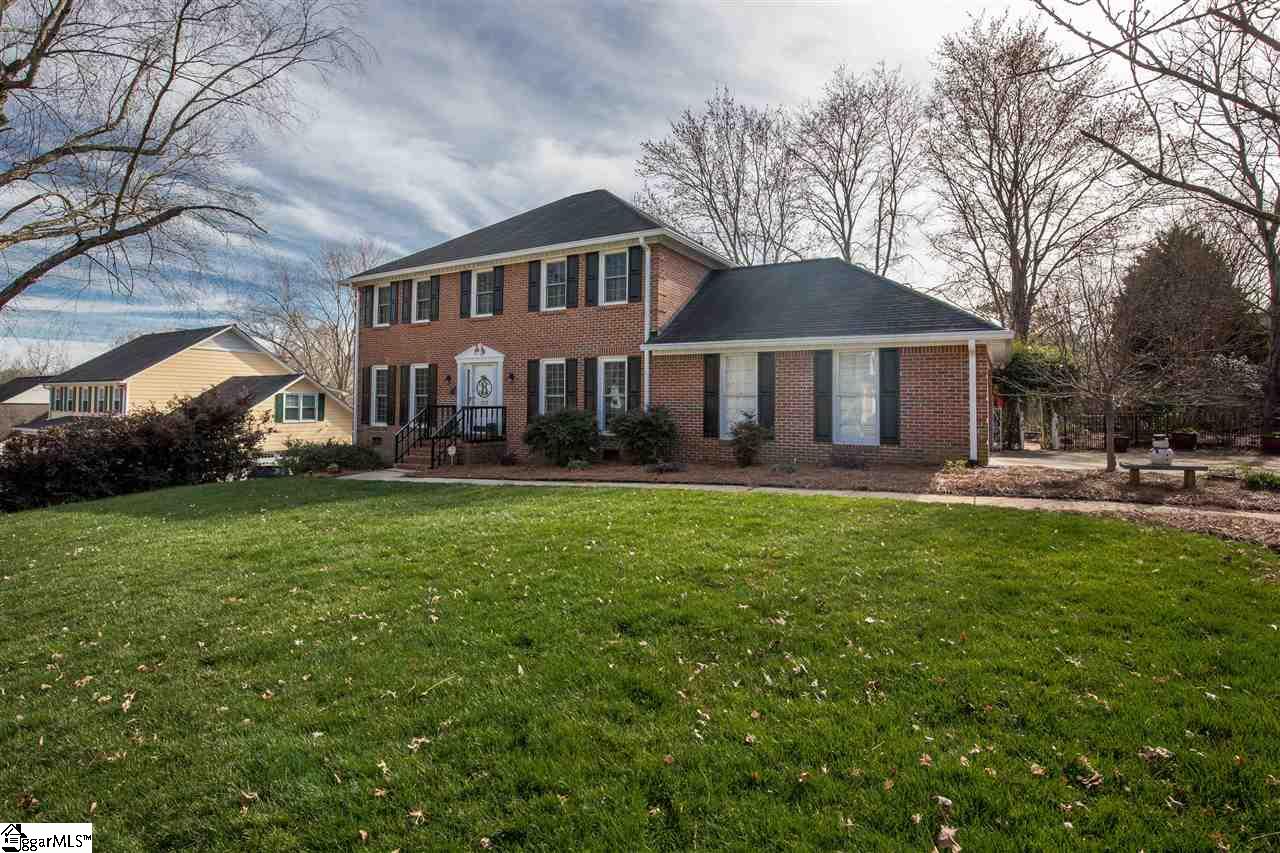 212 Burning Bush Road Greenville, SC 29607 - Photo 2 of 26 Gallery Image 2