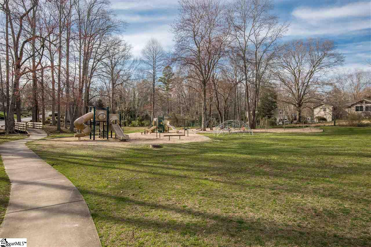 212 Burning Bush Road Greenville, SC 29607 - Photo 24 of 26 Gallery Image 24