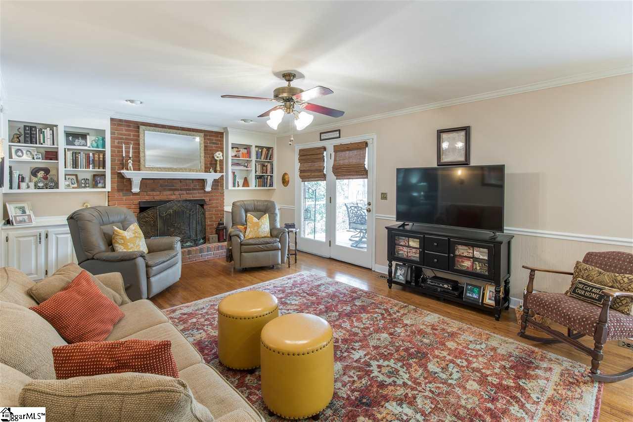 212 Burning Bush Road Greenville, SC 29607 - Photo 4 of 26 Gallery Image 4