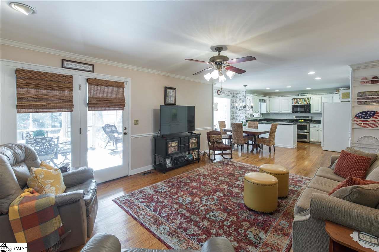 212 Burning Bush Road Greenville, SC 29607 - Photo 5 of 26 Gallery Image 5