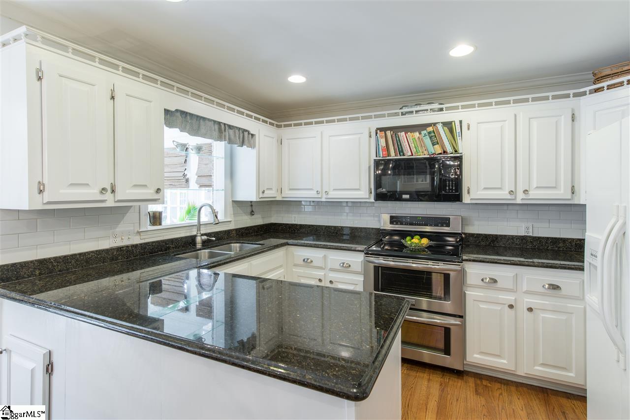 212 Burning Bush Road Greenville, SC 29607 - Photo 6 of 26 Gallery Image 6