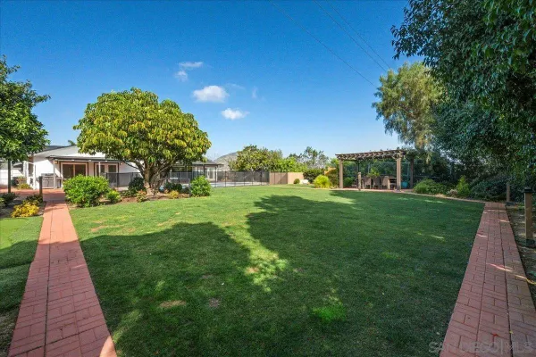 $2,100,000 | 6641 Murray Park Drive, San Diego, CA 92120