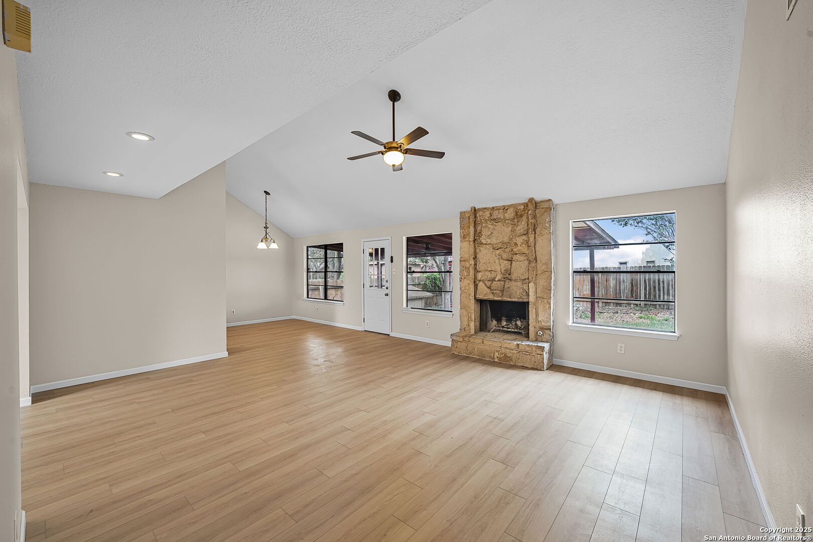 9203 Ridge Grove Street San Antonio, TX 78250 - Photo 3 of 31