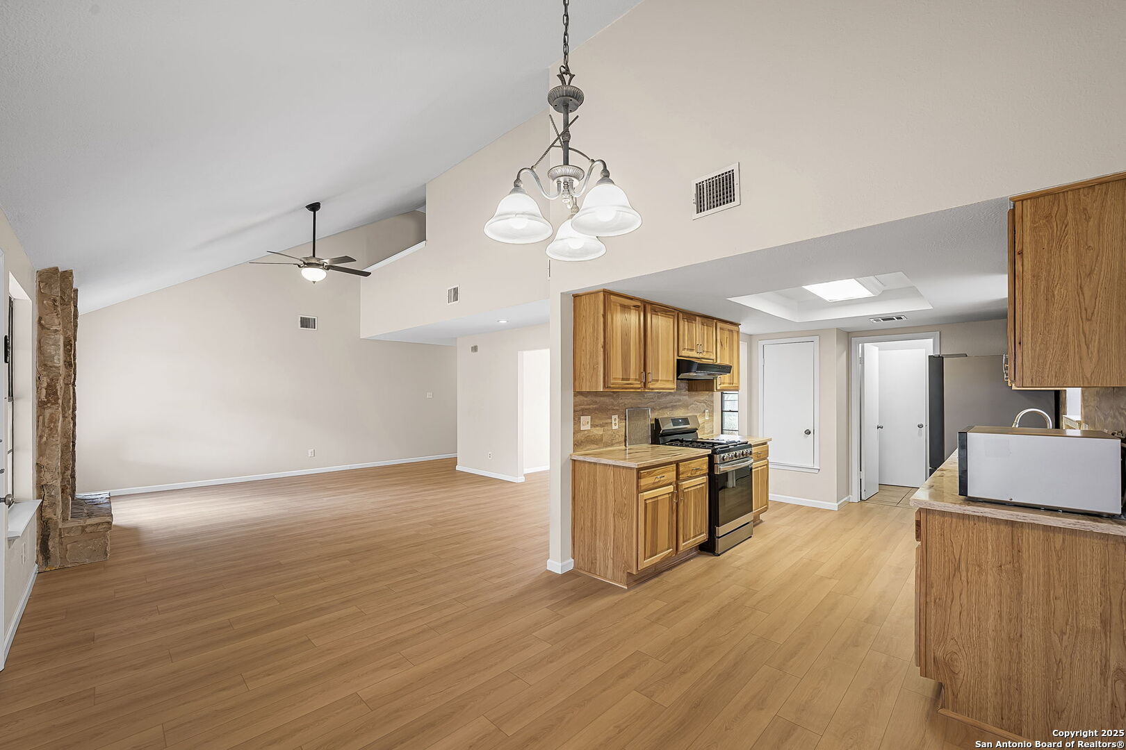 9203 Ridge Grove Street San Antonio, TX 78250 - Photo 6 of 31