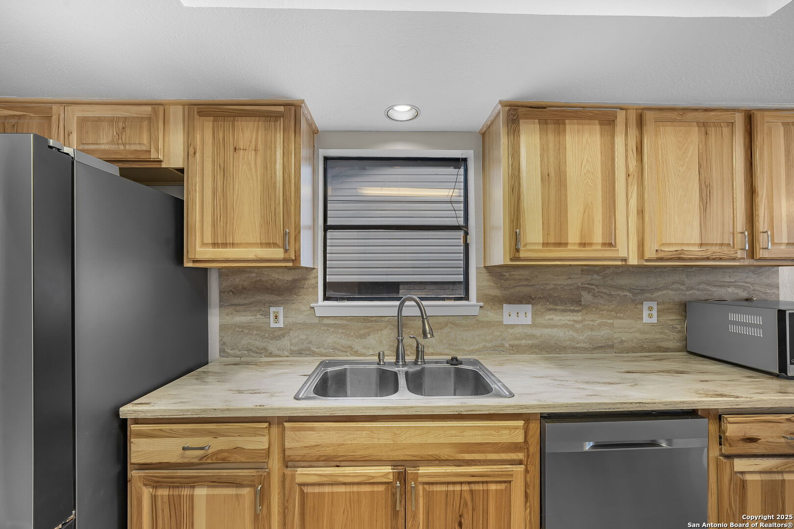 9203 Ridge Grove Street San Antonio, TX 78250 - Photo 7 of 31