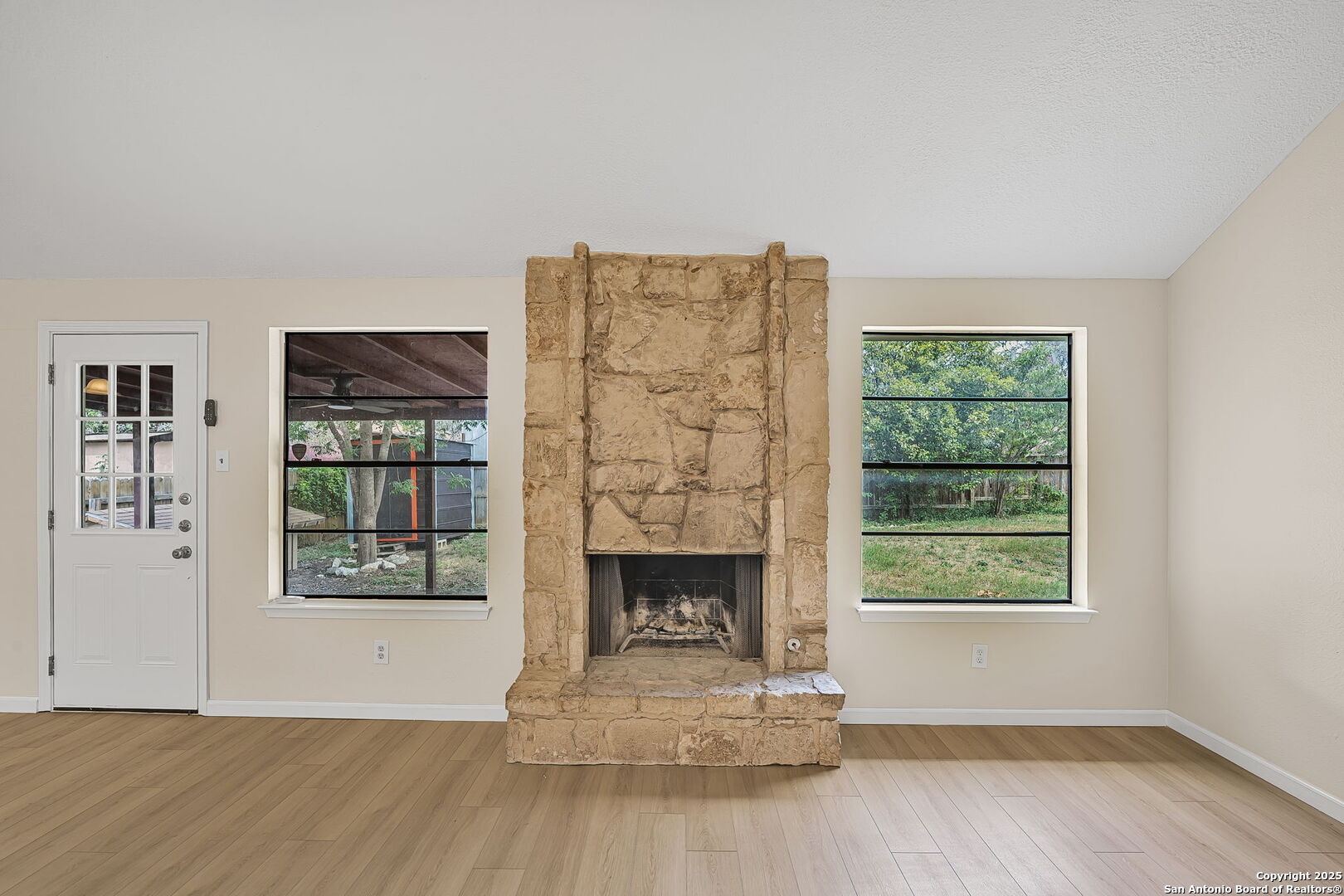 9203 Ridge Grove Street San Antonio, TX 78250 - Photo 8 of 31