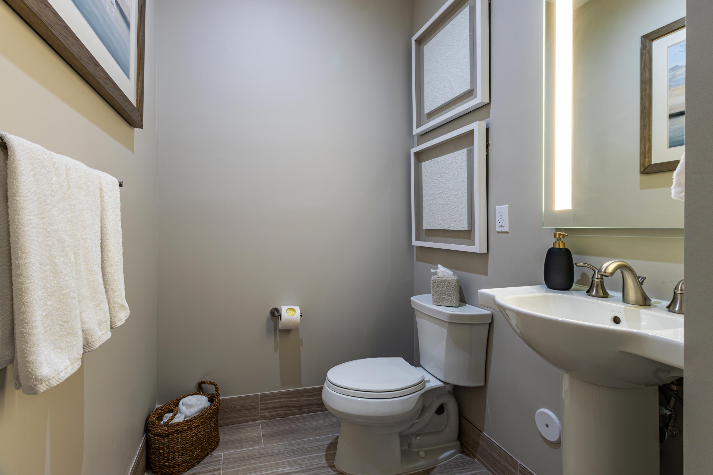 25 East Playa Largo Blvd Key Key Largo, FL 33037 - Photo 34 of 55 a bathroom with a toilet sink and mirror