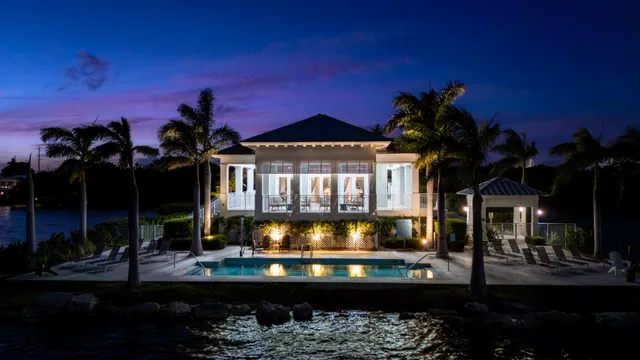 $3,050,000 | 25 East Playa Largo Blvd Key, Key Largo, FL 33037