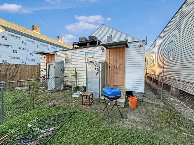 $1,350 | 5721 Royal Street, New Orleans, LA 70117