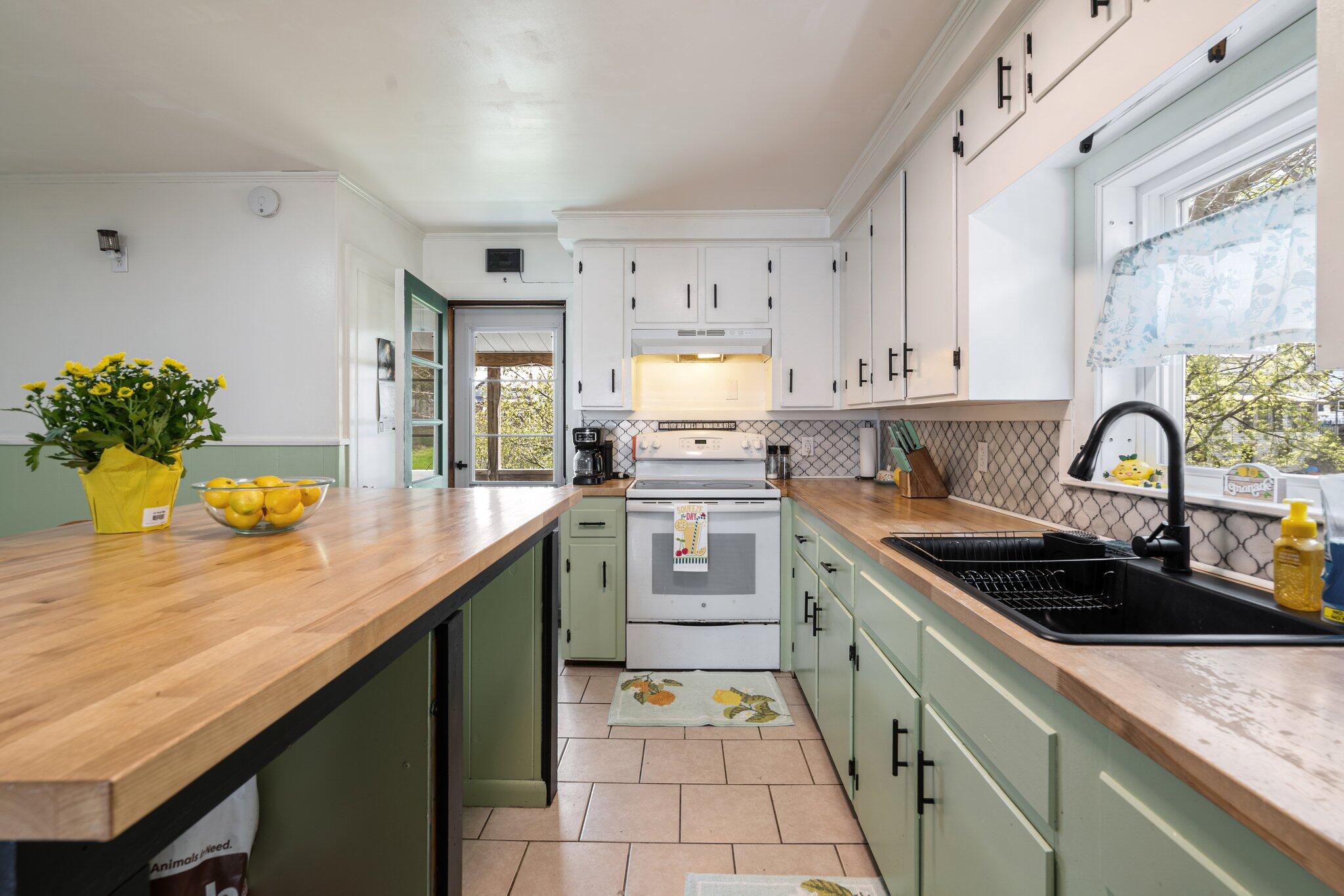 31 King Street Waterville, ME 04901 - Photo 1 of 48 12-web-or-mls-DSC09669