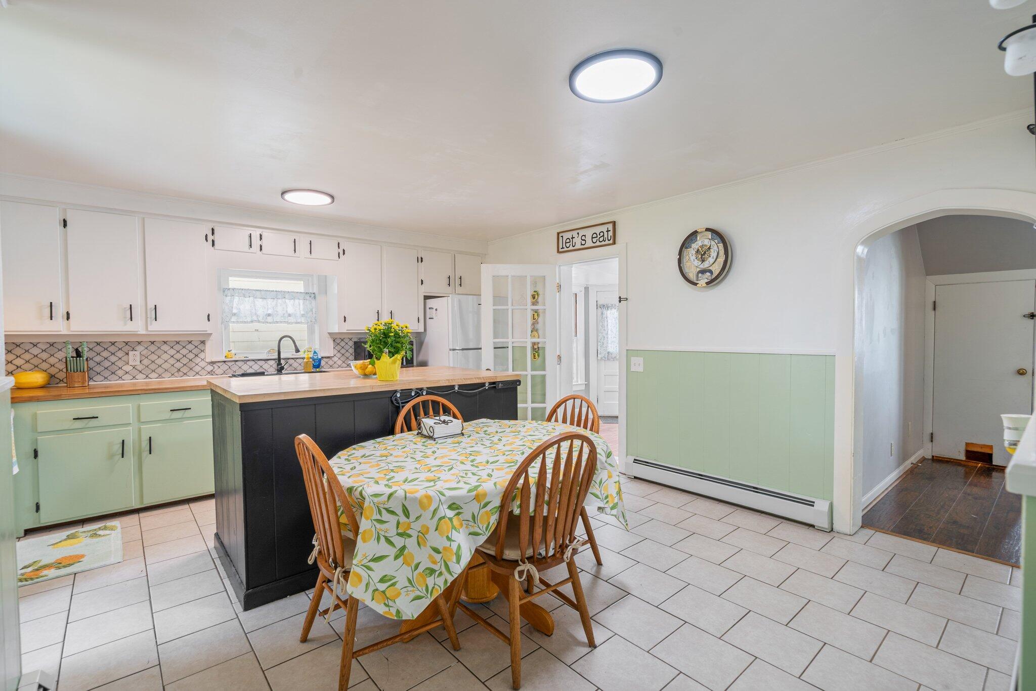31 King Street Waterville, ME 04901 - Photo 2 of 48 10-web-or-mls-DSC09663