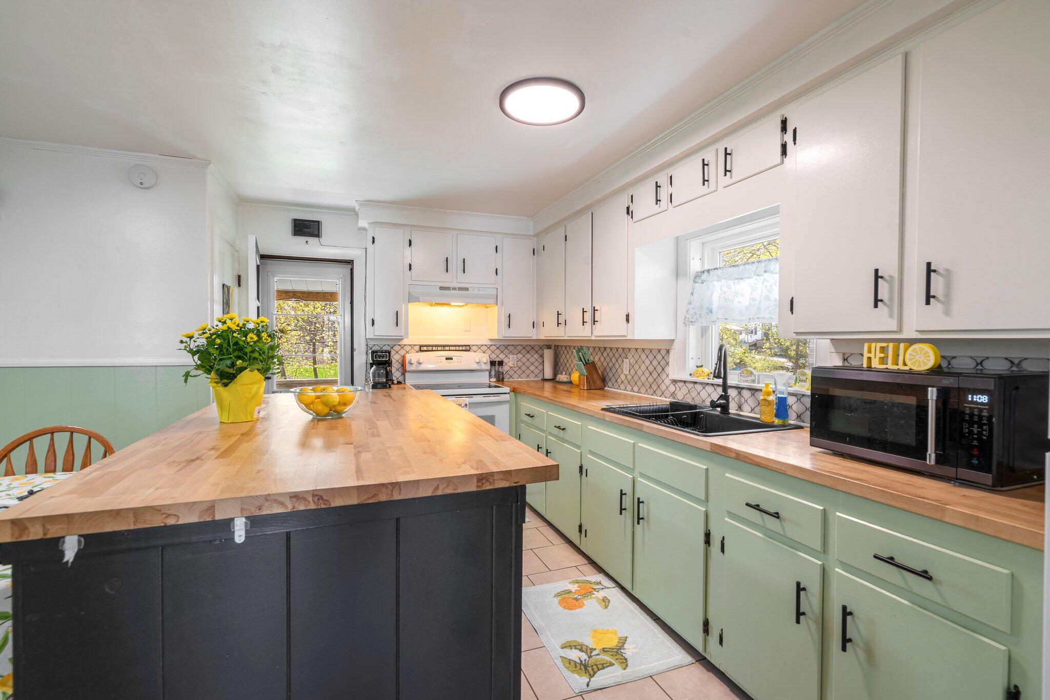 31 King Street Waterville, ME 04901 - Photo 10 of 48 11-web-or-mls-DSC09666