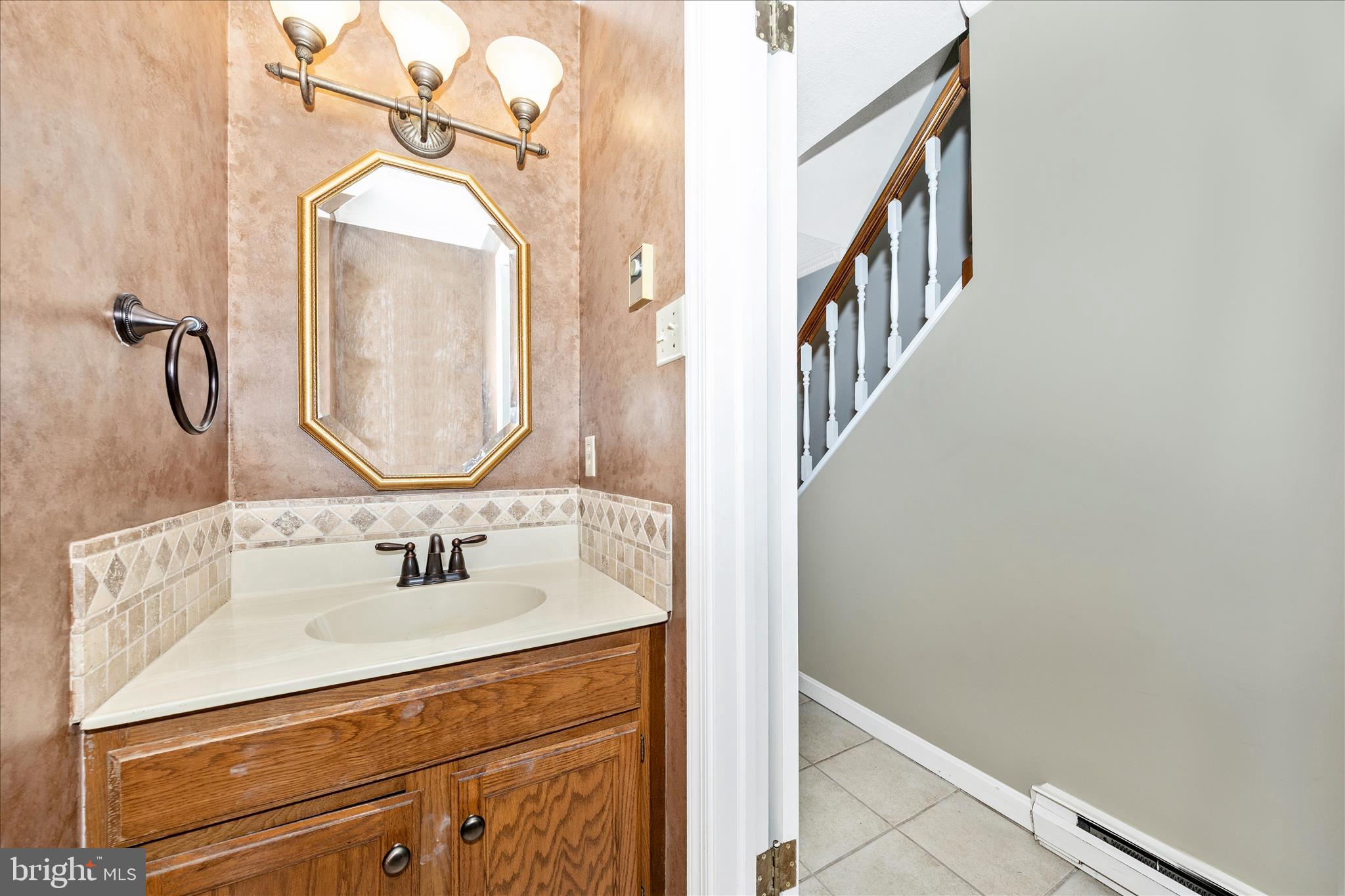 10901 Hopewell Road Hagerstown, MD 21740 - Photo 25 of 65 Powder Room