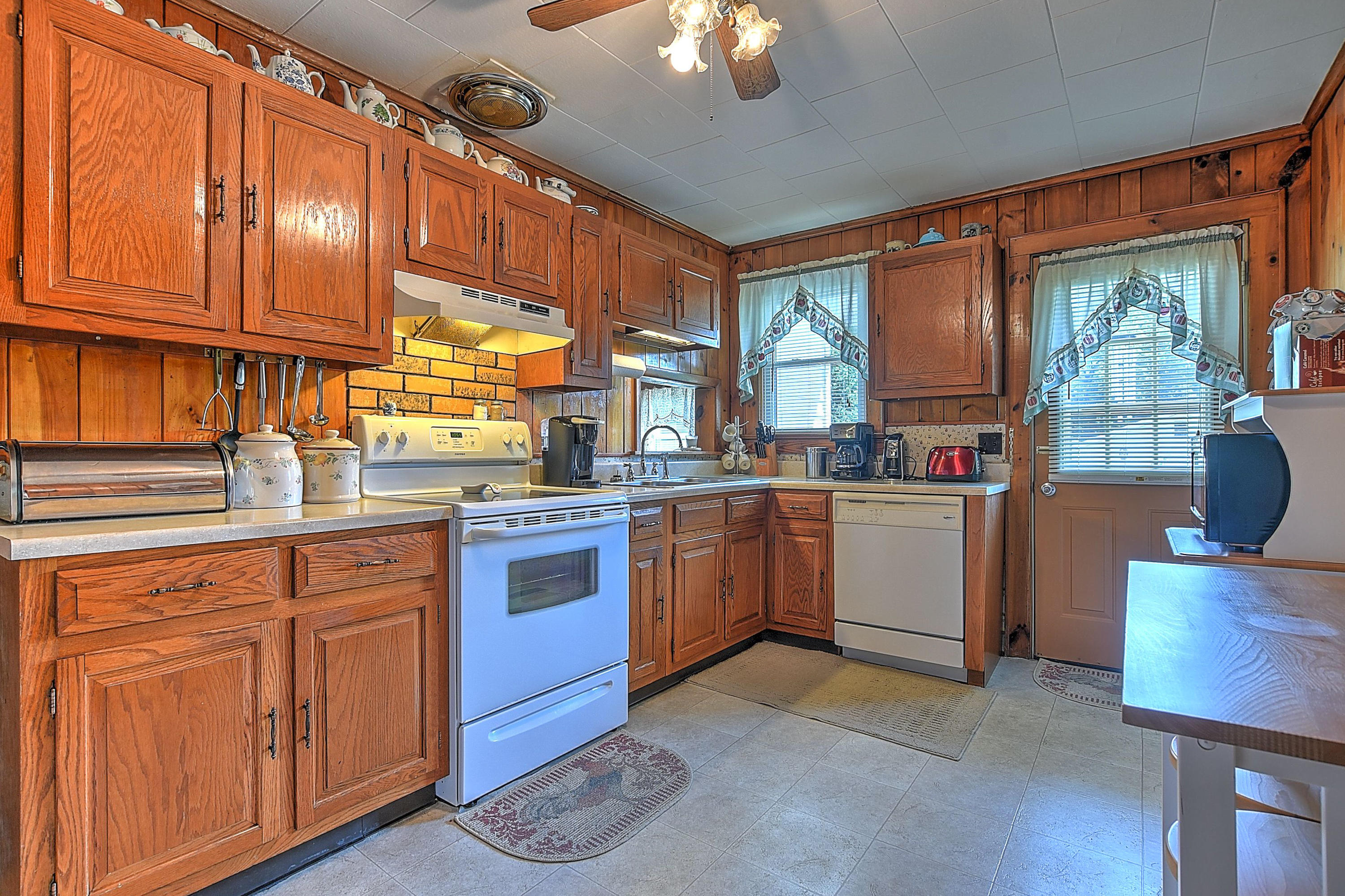 3320 Avoca Road Bristol, TN 37620 - Photo 6 of 25 3320 Avoca Rd-19
