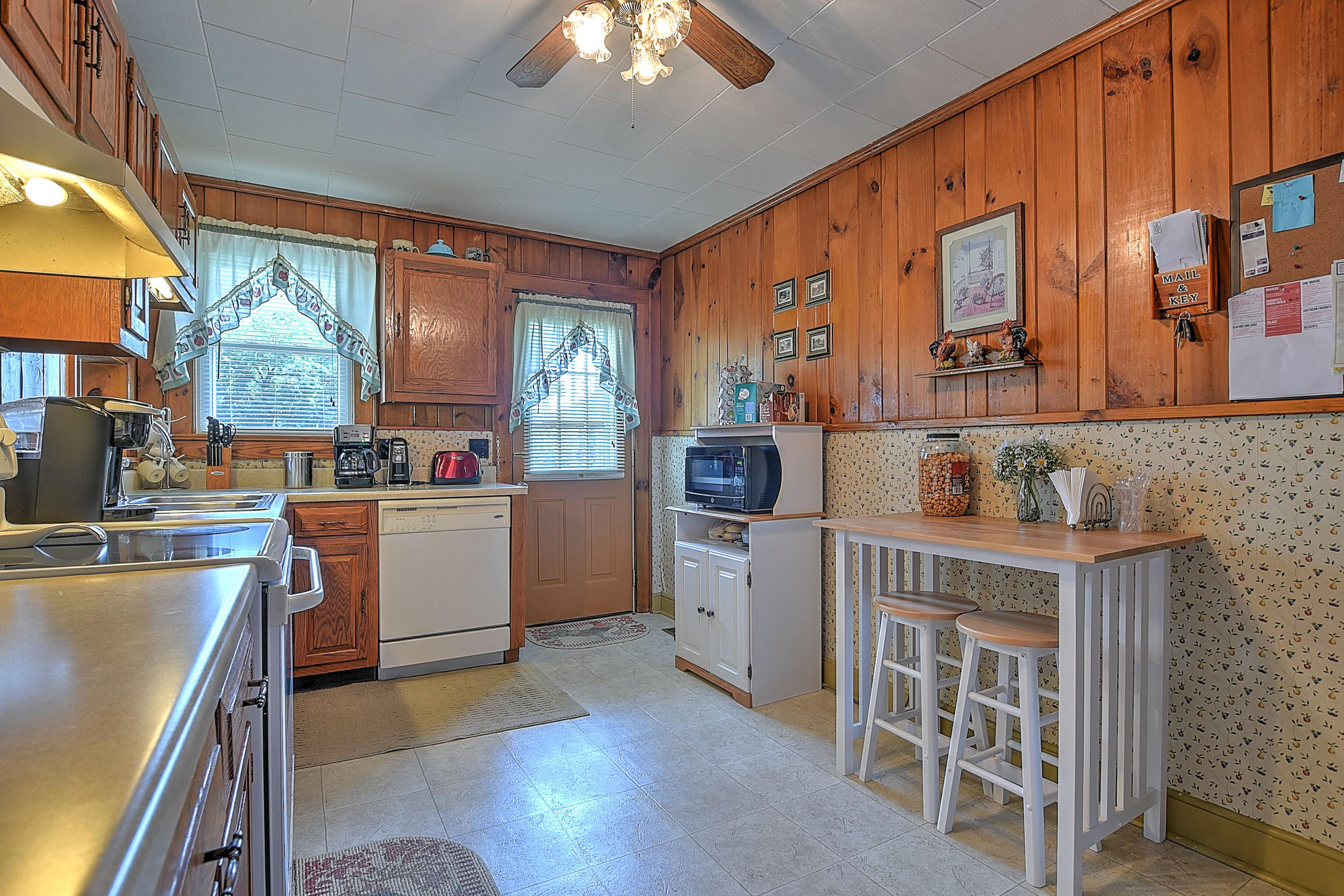 3320 Avoca Road Bristol, TN 37620 - Photo 7 of 25 3320 Avoca Rd-18