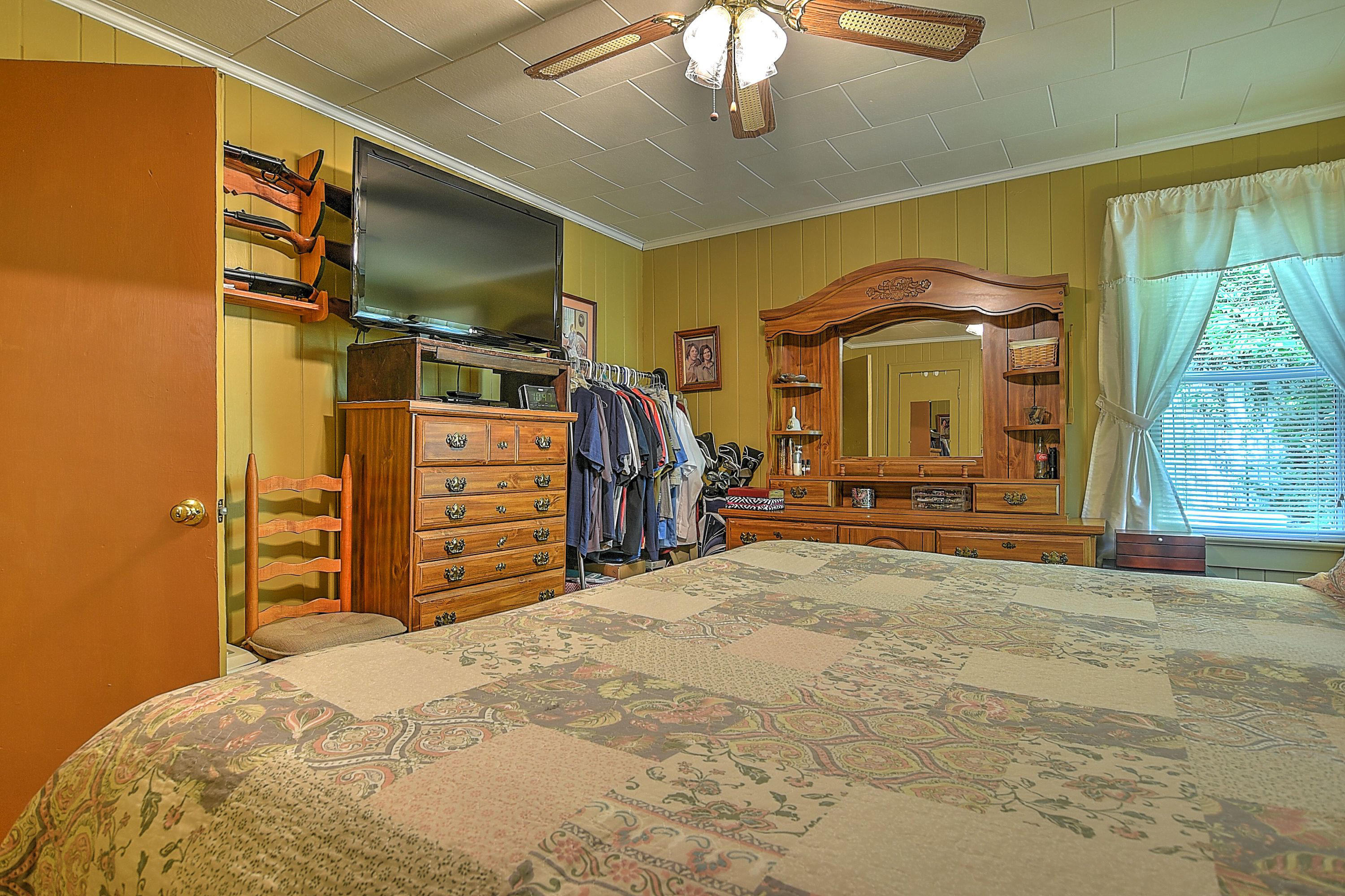 3320 Avoca Road Bristol, TN 37620 - Photo 10 of 25 3320 Avoca Rd-9