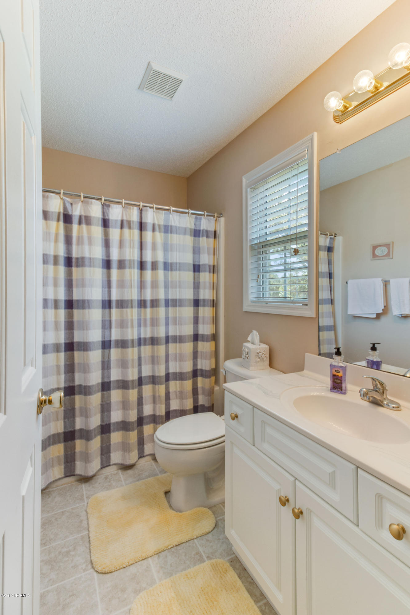 994 Mill Run Road Sneads Ferry, NC 28460 - Photo 21 of 38 Bonus Room Bath