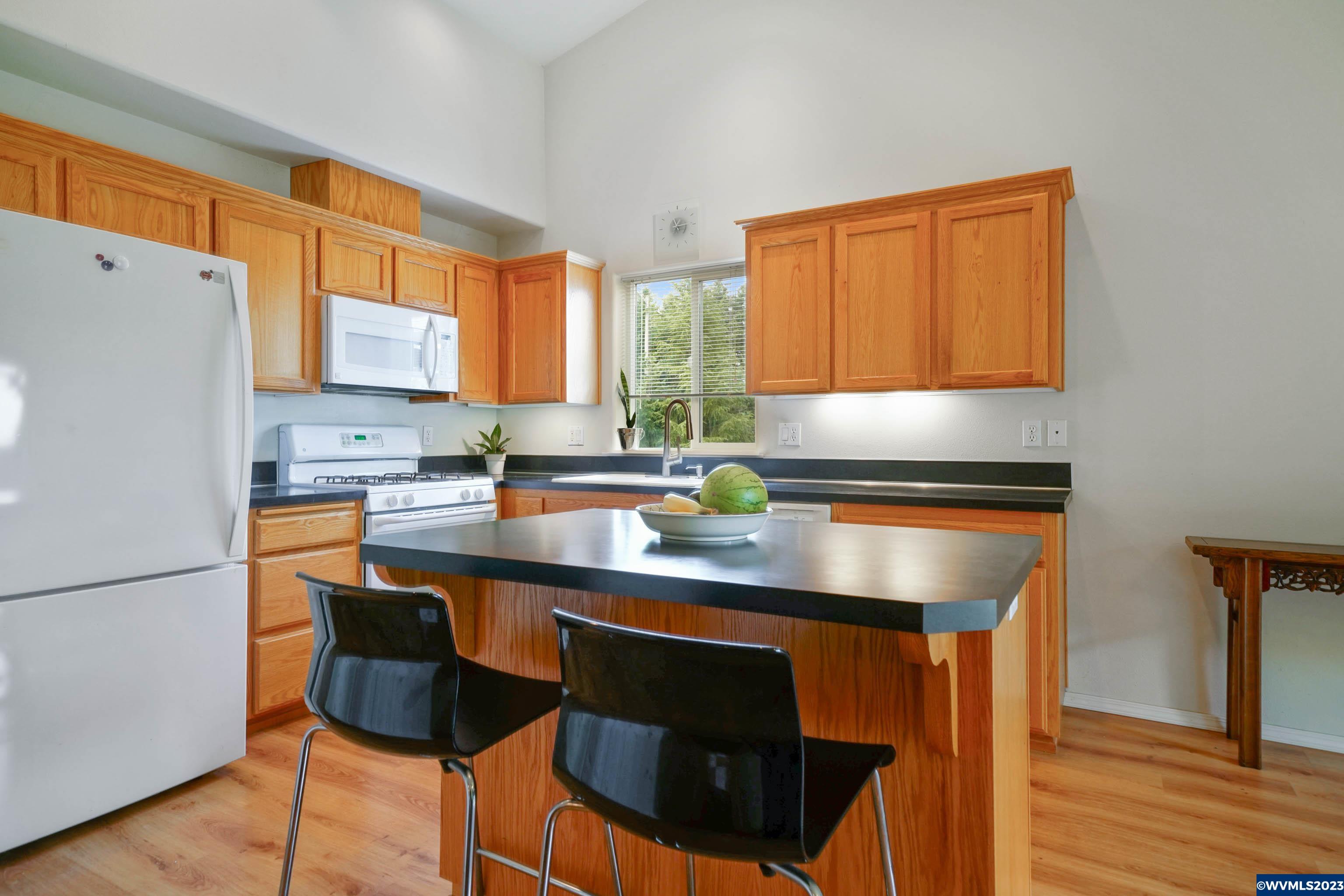 1669 Baxter Road Southeast Salem, OR 97306 - Photo 11 of 30 Gallery Image 11