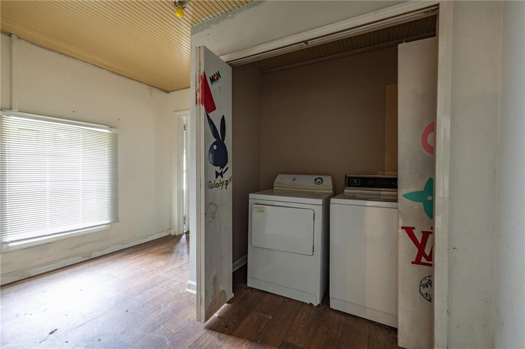 3838 Old Gordon Road Northwest Atlanta, GA 30336 - Photo 12 of 23 a utility room with dryer and washer