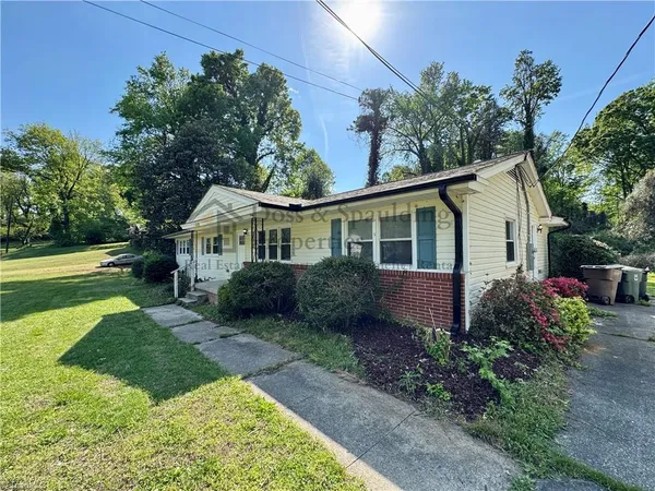 $2,150 | 3419 Wilshire Drive, Greensboro, NC 27408