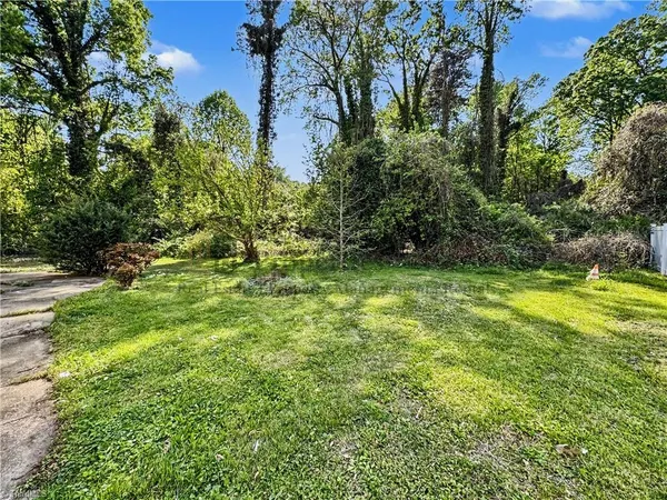 $1,950 | 3419 Wilshire Drive, Greensboro, NC 27408