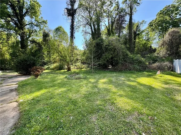 $2,150 | 3419 Wilshire Drive, Greensboro, NC 27408