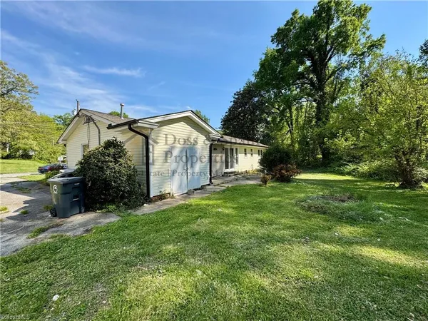 $2,150 | 3419 Wilshire Drive, Greensboro, NC 27408