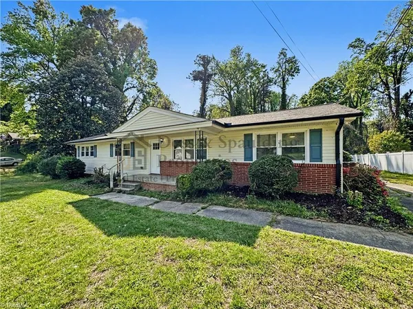 $1,950 | 3419 Wilshire Drive, Greensboro, NC 27408