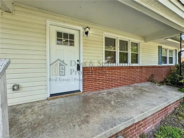 $1,950 | 3419 Wilshire Drive, Greensboro, NC 27408