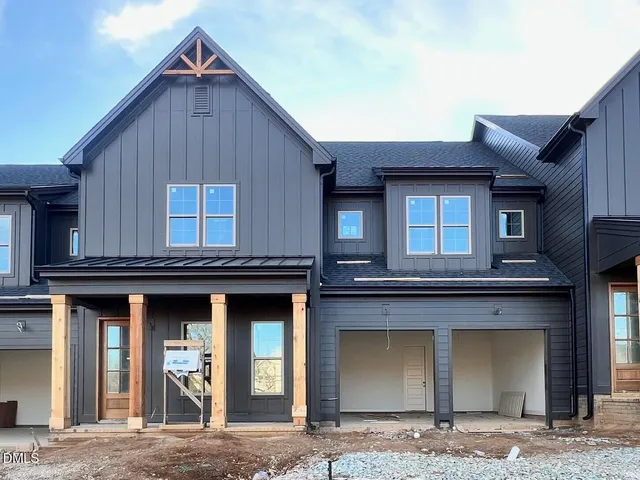 a house view with a outdoor space