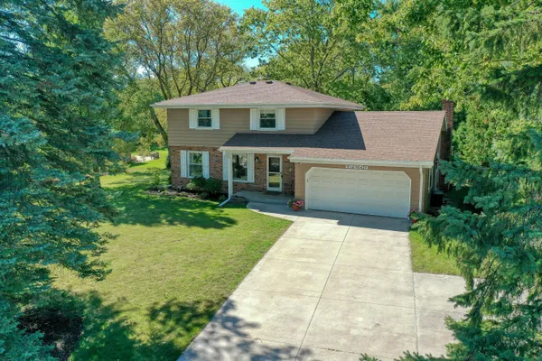 $499,900 | W141N5429 Van Buren Drive, Menomonee Falls, WI 53051