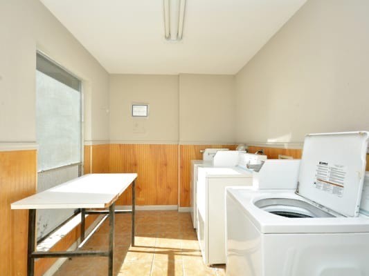 3415 Menchaca Road, Unit 101 Austin, TX 78704 - Photo 13 of 14 a room with a table and chairs