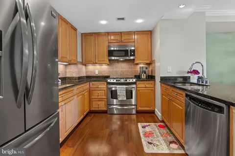 $690,000 | 5 Park Place, Unit 311, Annapolis, MD 21401