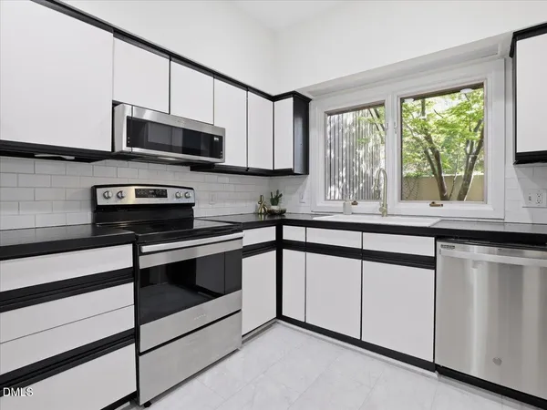 $340,000 | 13 Vauxhall Place, Chapel Hill, NC 27517