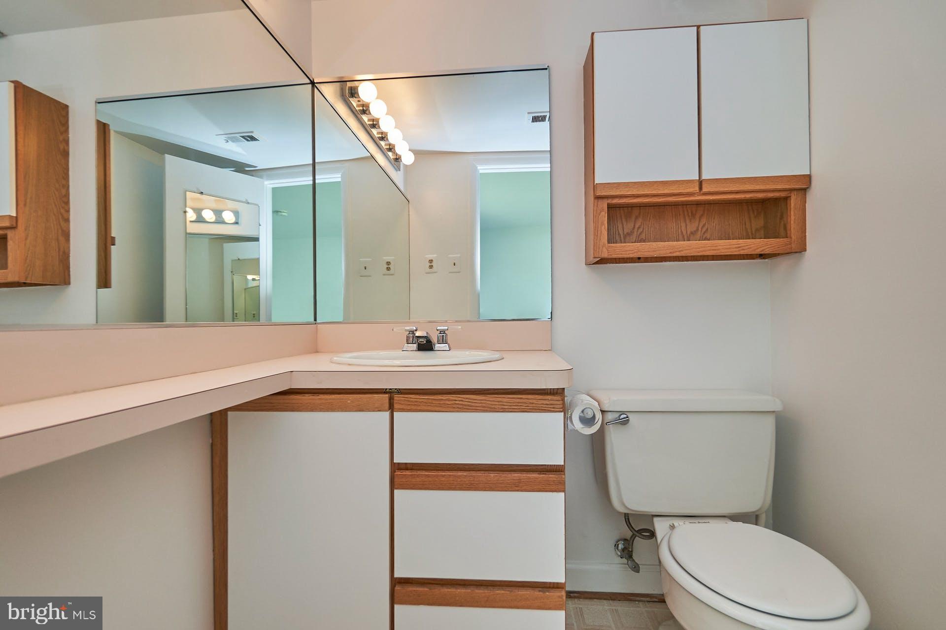 11601 Vantage Hill Road, Unit 12B Reston, VA 20190 - Photo 25 of 46